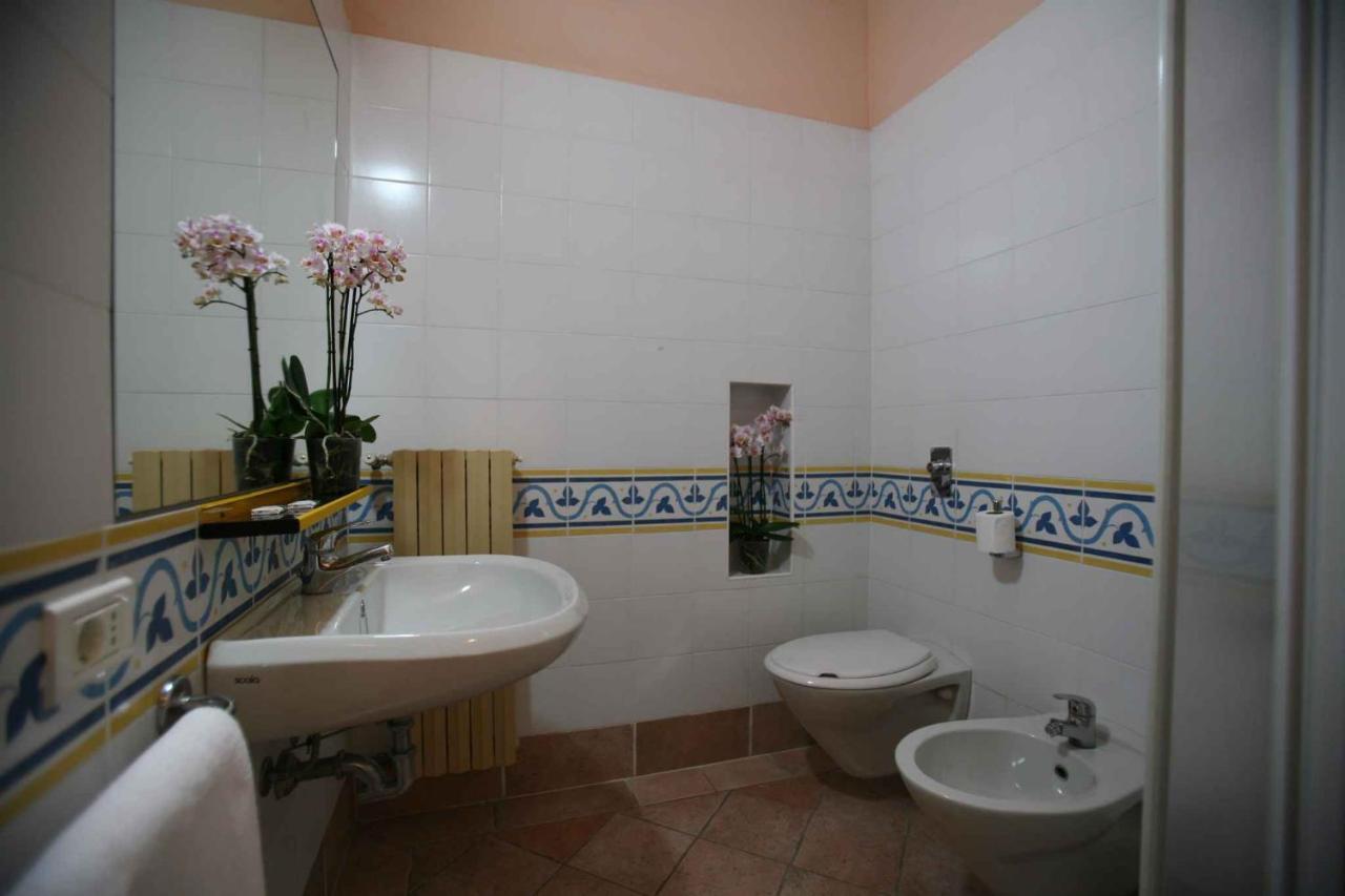 Holiday Homes In Sirmione/Gardasee 22174 Kültér fotó