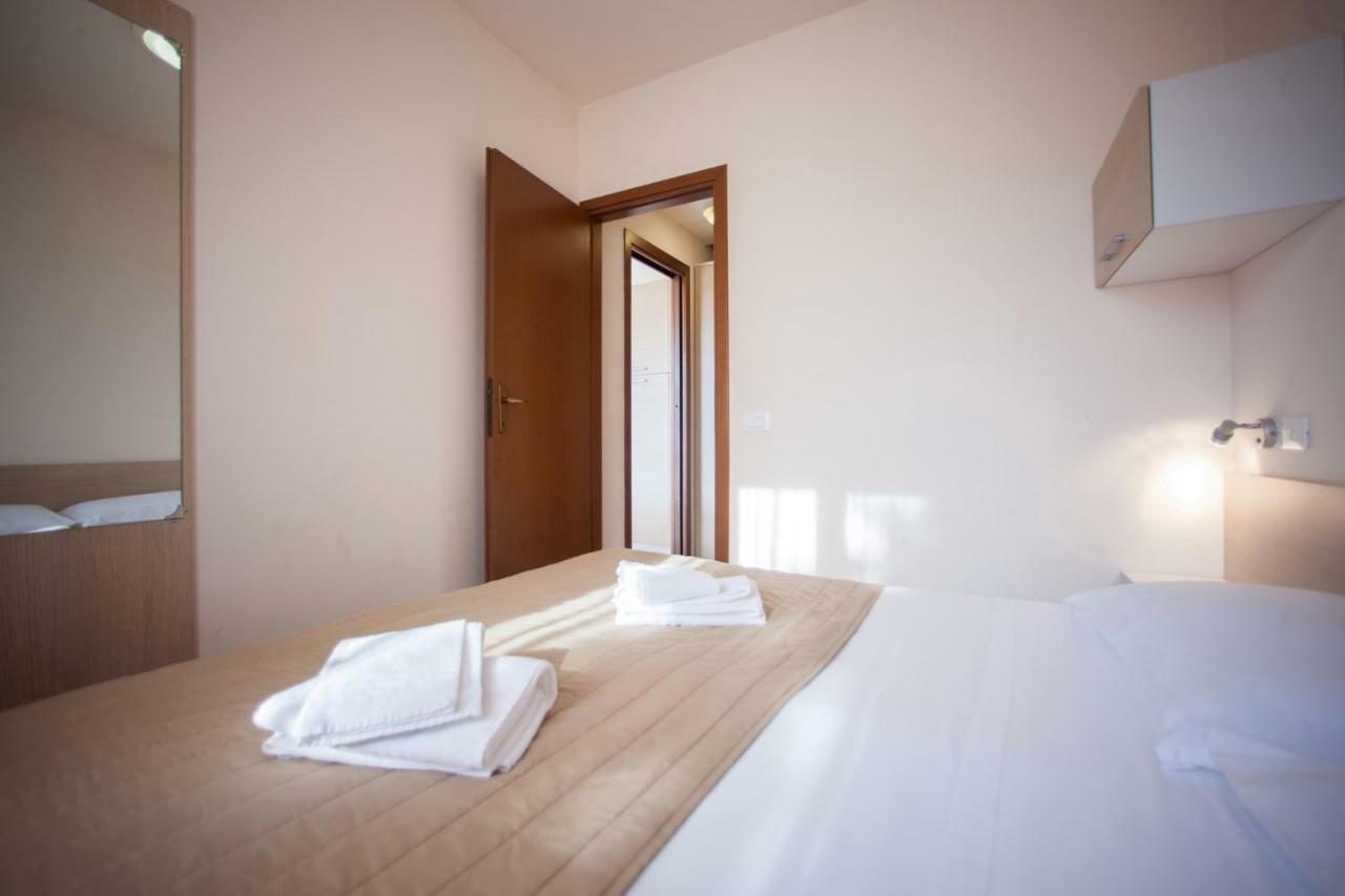 Holiday Homes In Sirmione/Gardasee 22174 Kültér fotó